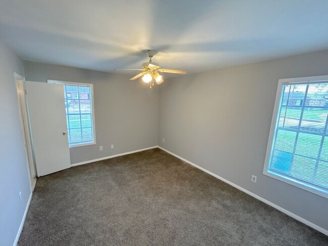 Building Photo - 4235 Camelot Ave