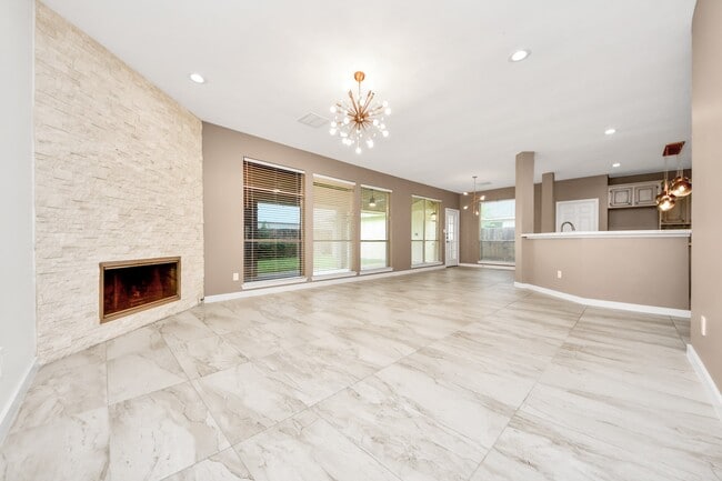 Building Photo - 3210 Shadowwalk Dr