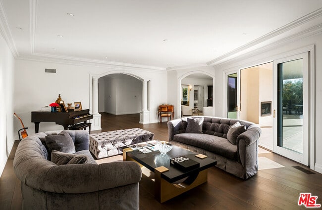 Building Photo - 1845 Loma Vista Dr