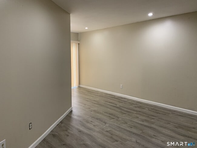 Building Photo - 124 Biruta St