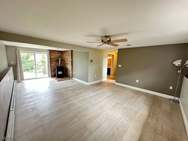 Building Photo - 162 Polkville Rd