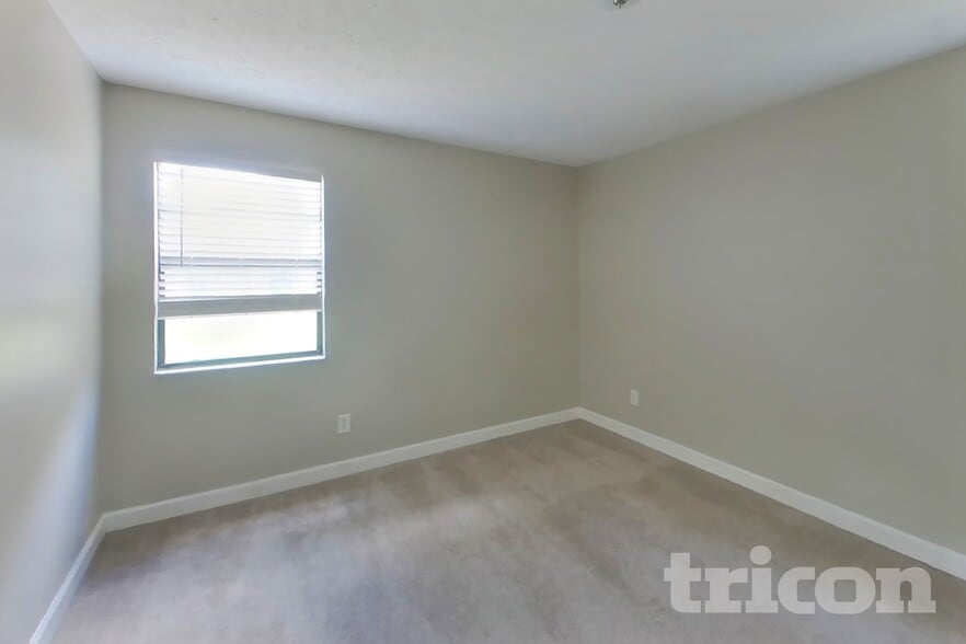 Building Photo - 23515 Shining Star Dr
