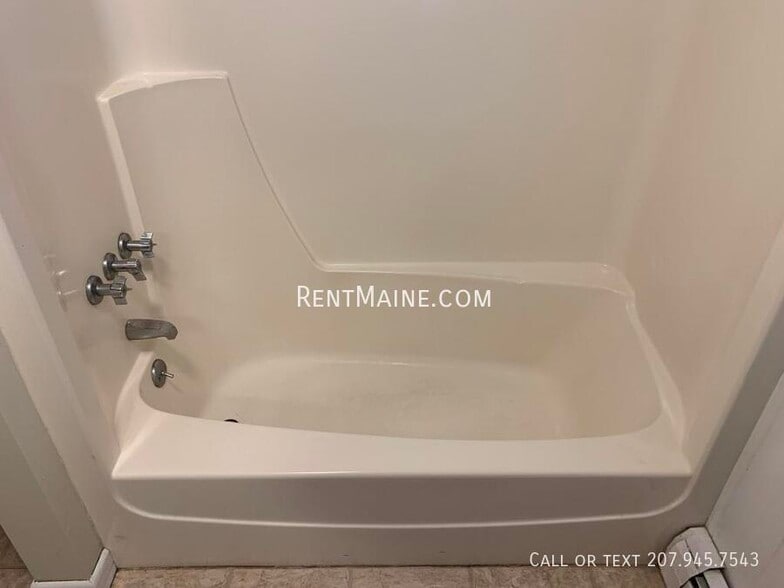 Building Photo - 33 Yale St