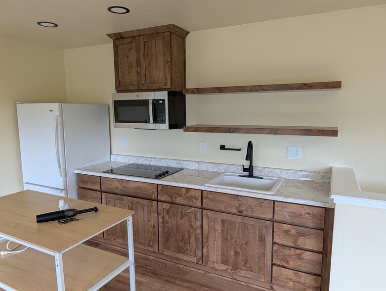 Building Photo - 1382 Sleepy Hollow Loop