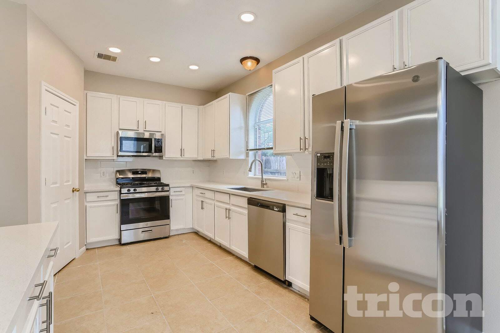 Building Photo - 4015 Camelia Glen Ln