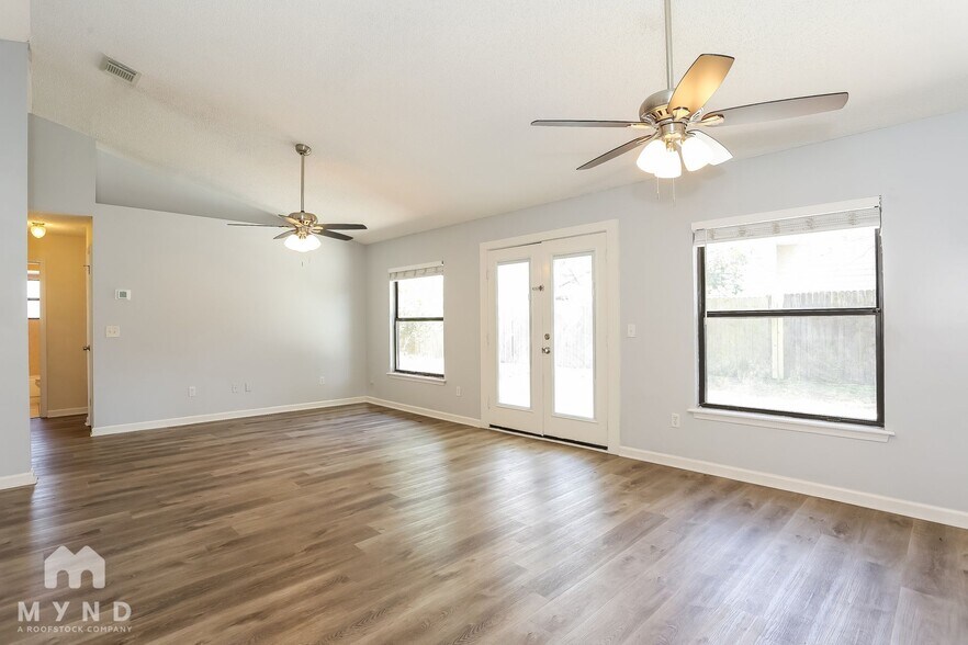 Building Photo - 2631 Moorsfield Ln