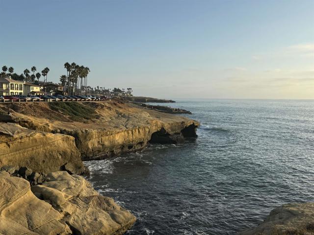 Building Photo - 4444 Orchard Ave