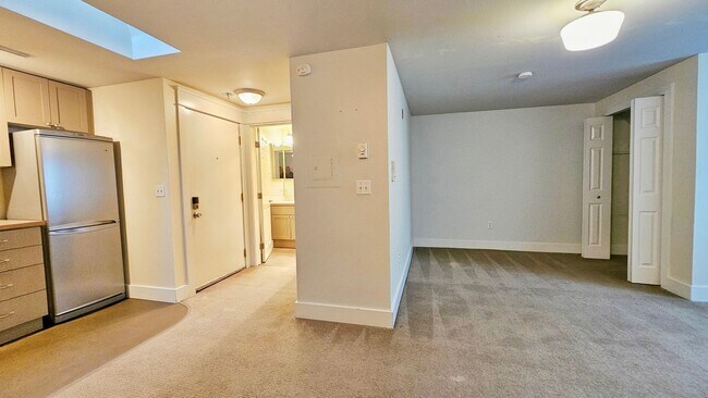 Building Photo - 1419 Boylston Ave