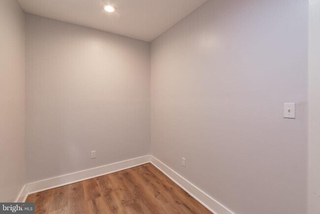Building Photo - 5111 Willows Ave