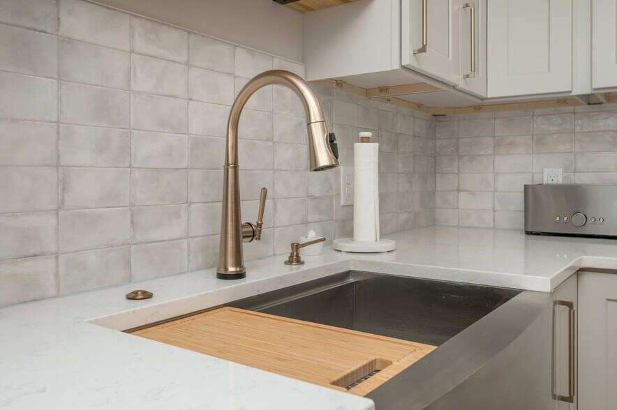 Building Photo - 111 Patton Dr NE