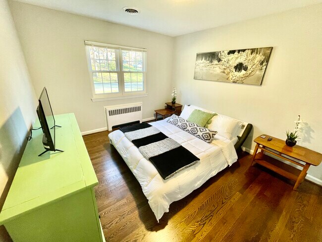 Building Photo - 7001 Coolridge Dr