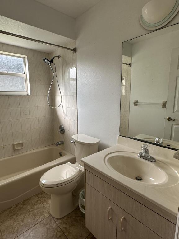 Building Photo - 4924 Patricia St