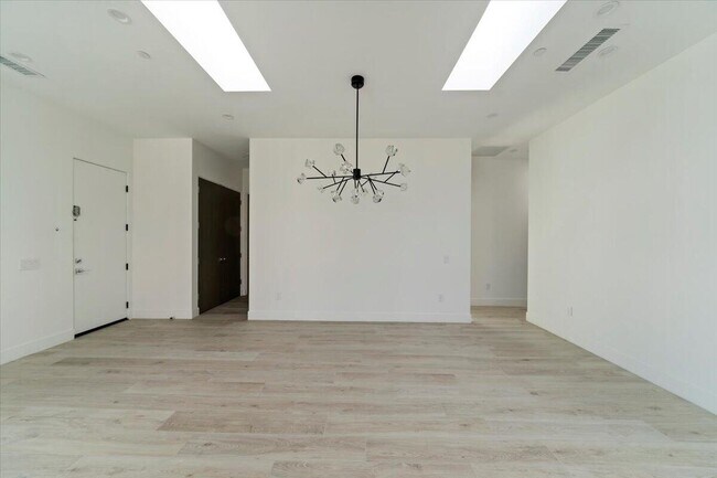 Building Photo - 78525 Orcabessa Dr