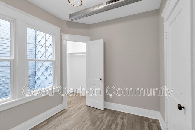 Building Photo - 1378 Hertel Ave