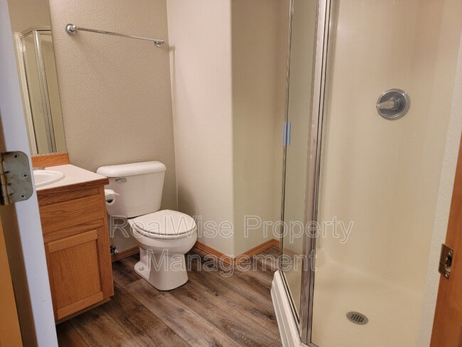 Building Photo - 1085 Golden Pheasant Dr