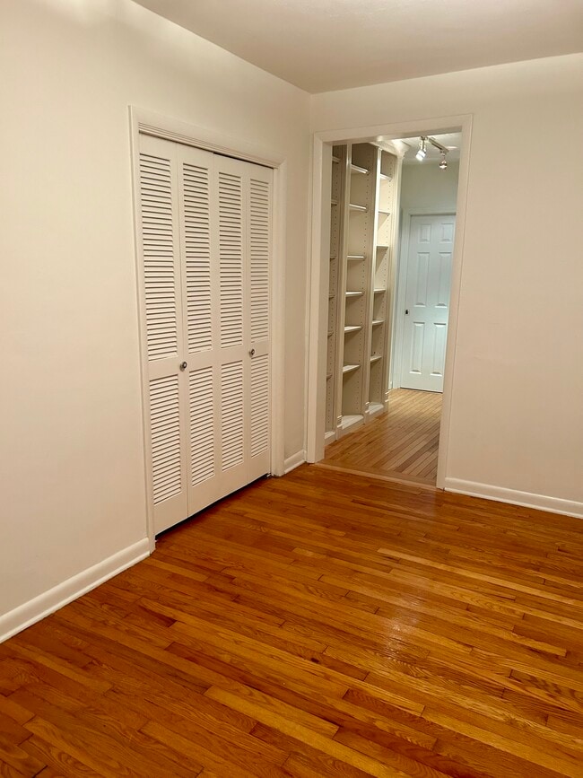 Building Photo - 1258 Monterey St