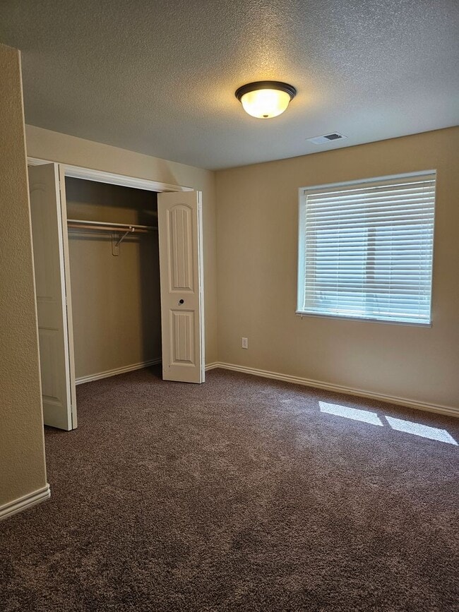 Building Photo - 6953 Hitching Post Ln