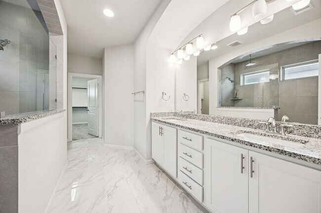 Building Photo - 13721 Parkline Wy