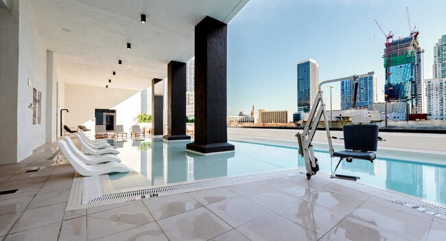 Building Photo - 225 N Miami Ave