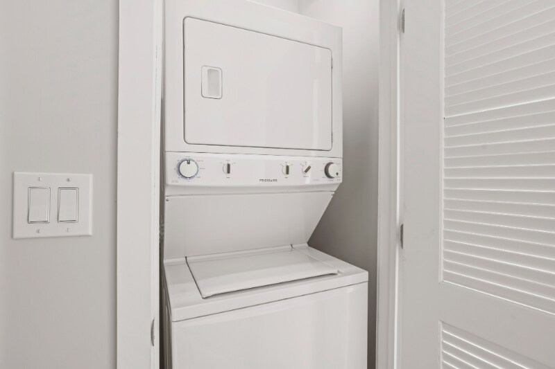 Building Photo - 755 W Adams St