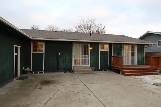 Building Photo - 6903 N Cincinnati St