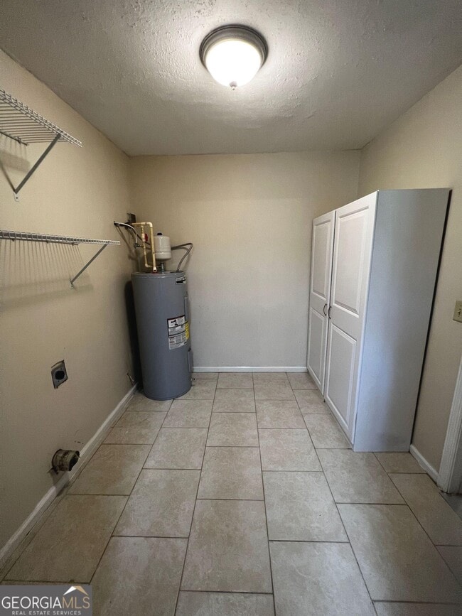 Building Photo - 419 Sunnyside Dr