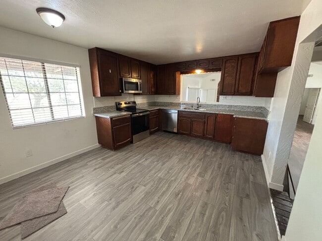Building Photo - REDUCED!!!!