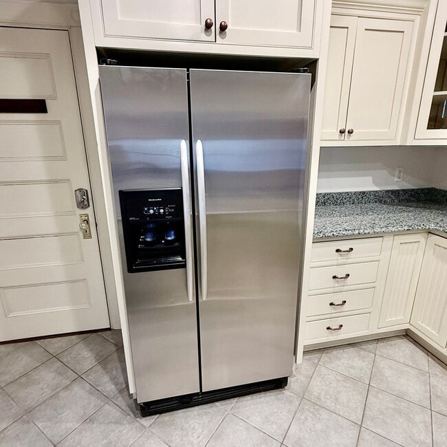 Building Photo - Luxury 2BR/2BA on Eastern Prom – Walk to Waterfront