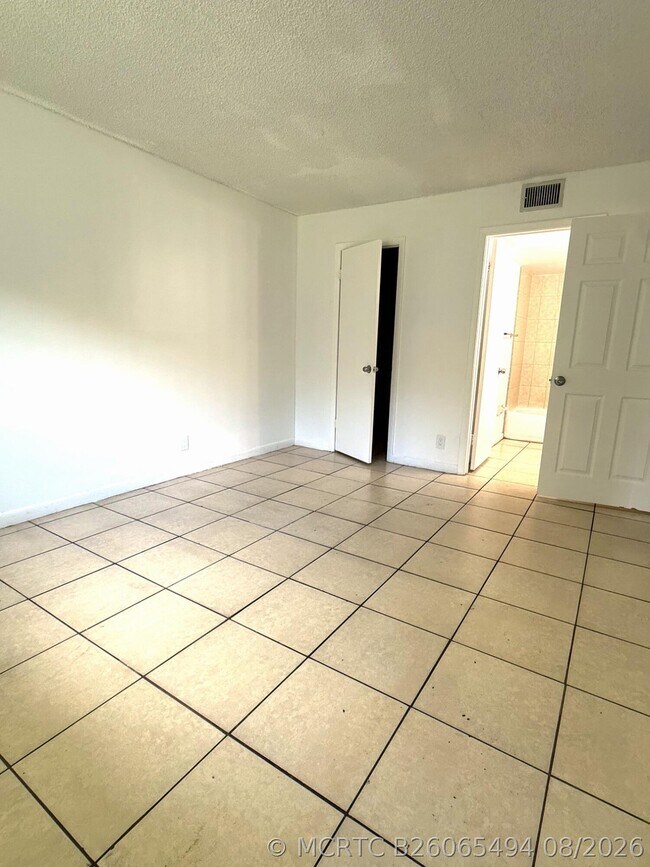 Building Photo - 2058 NW 43 Terrace