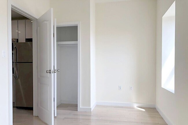 Building Photo - 655 Greene Ave