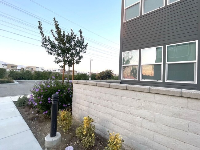 Building Photo - 3601 E Moonlight St