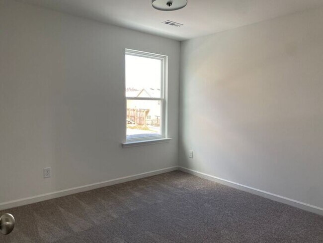 Building Photo - New House Near Nashboro Village - Close to Airport & Lake!