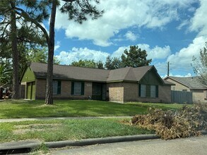 Building Photo - 6910 Pella Dr