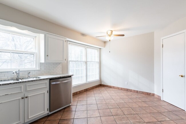 Building Photo - 3 Bed Home in Cul-de-Sac Great Location