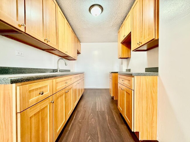 Building Photo - 1 bedroom in BRONX NY 10461