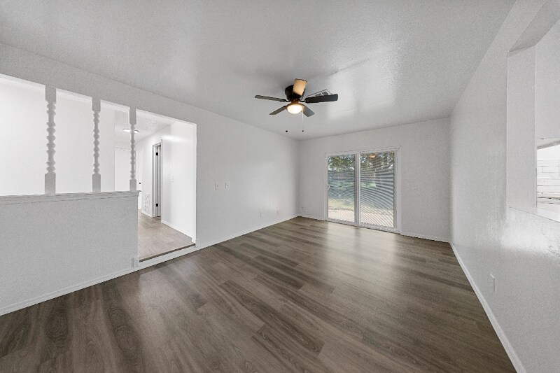 Building Photo - 3232 Parker Dr