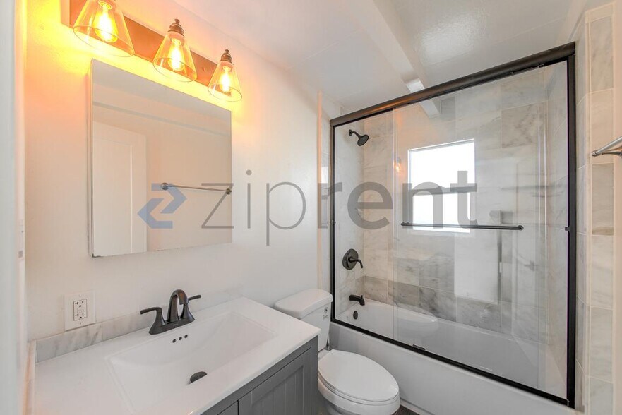 Building Photo - Unit Unit A