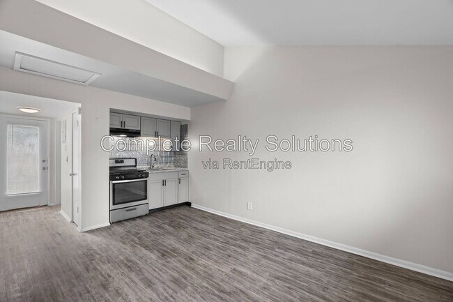 Building Photo - 2323 Woodson Rd