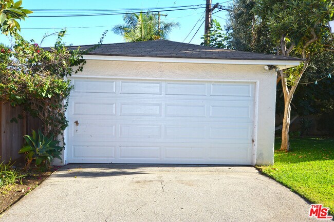 Building Photo - 12944 Haynes St