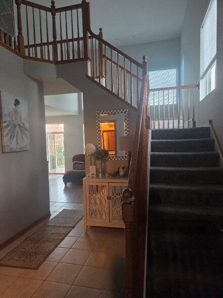 Building Photo - 1609 Grove Ct