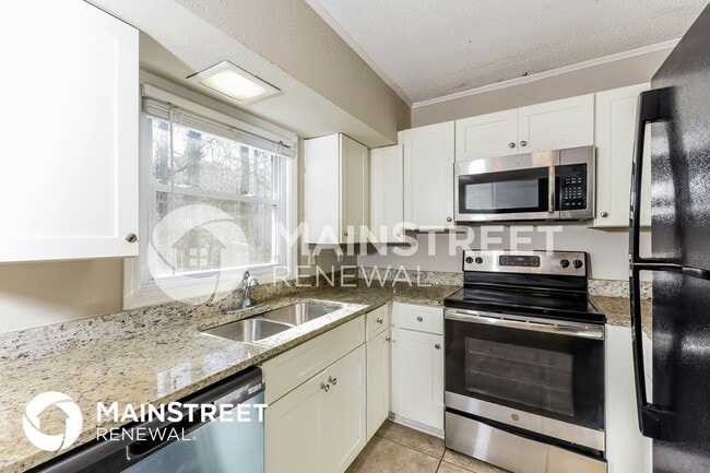 Building Photo - 4868 Zinzendorf Dr