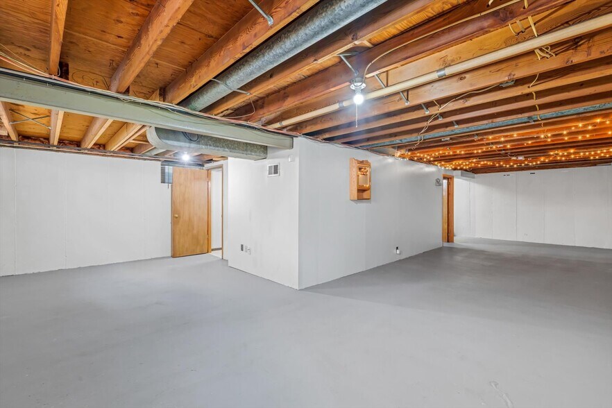 Building Photo - 243 Reasor Dr