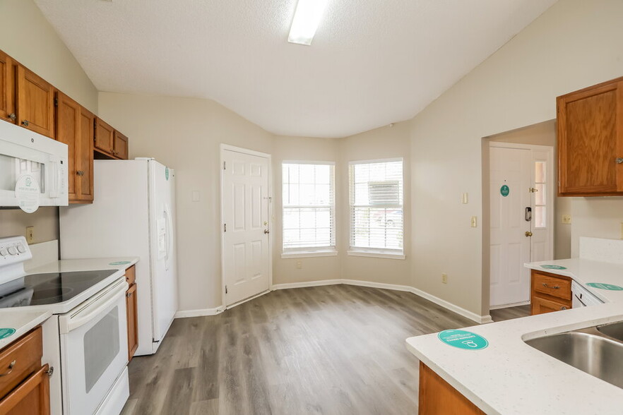 Building Photo - 3183 Olde Sutton Parke Dr