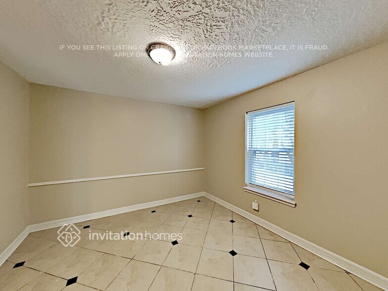 Building Photo - 16395 Havenpark Dr