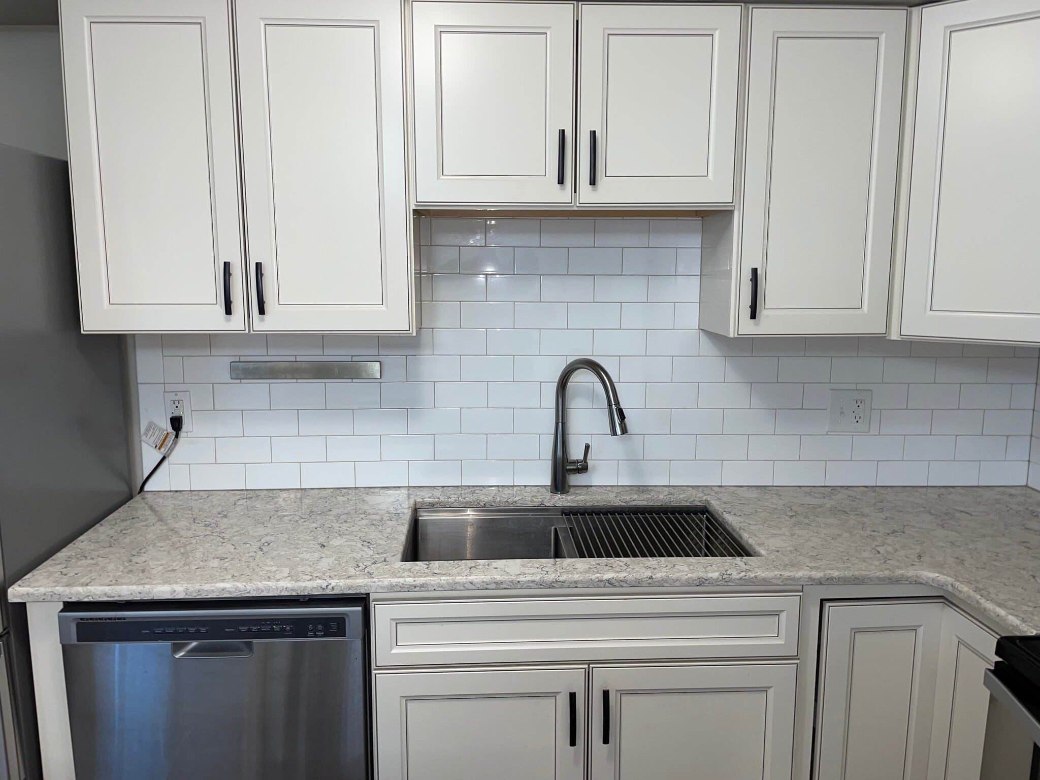 Kitchen - 1010 Country Club Rd