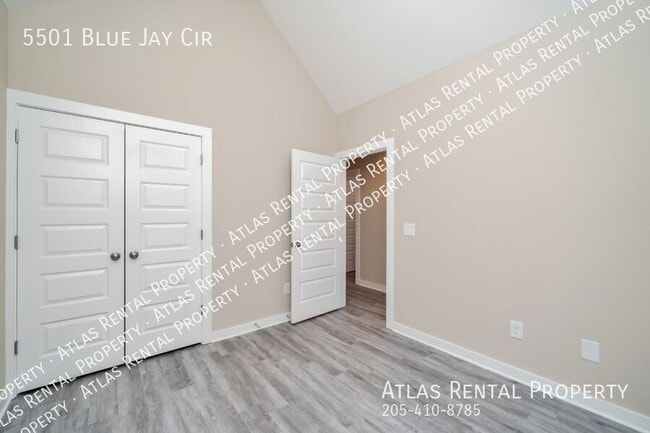 Building Photo - 5501 Blue Jay Cir