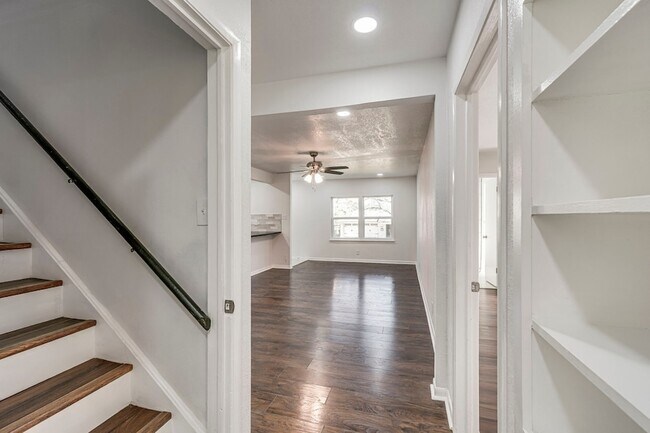 Building Photo - 3561 Westfield Ave