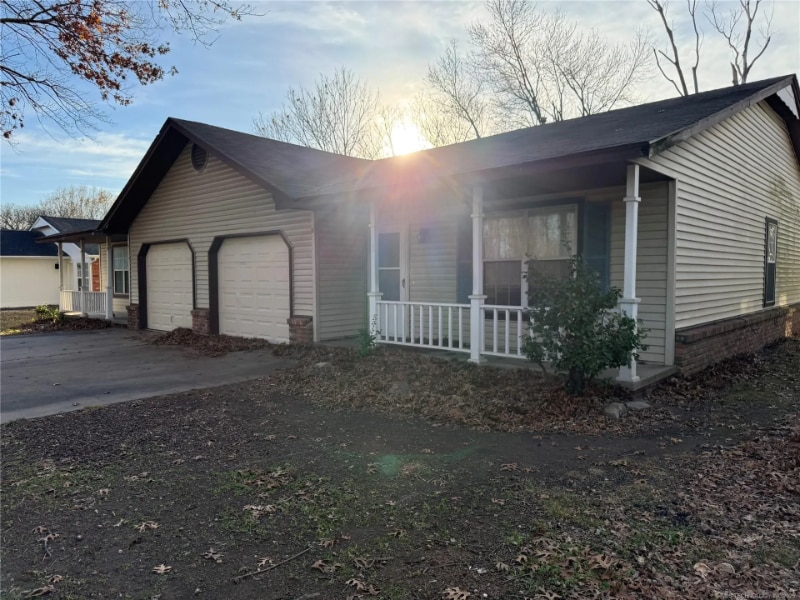 Building Photo - 2403 N Jay St