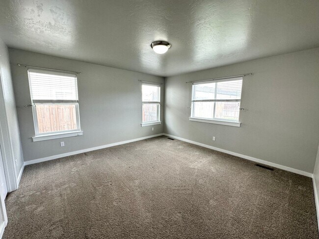 Building Photo - 3520 N Cooper Ave