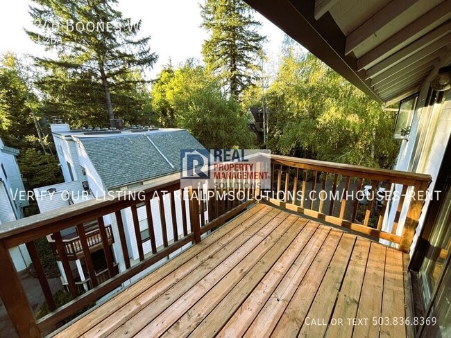 Building Photo - 15240 Boones Way